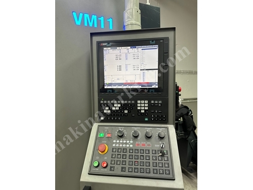Centre d'usinage vertical à commande numérique VM11 en stock chez Ergün Makina