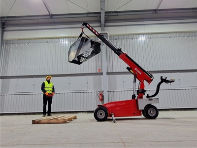 820Kg (5,50M) Hoist Crane with Hook - 1