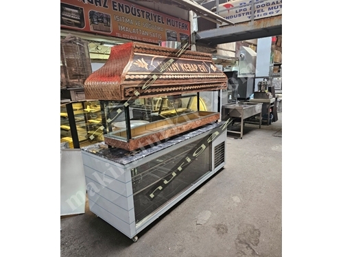 Kebab-Schrank und Kupfergrillofen