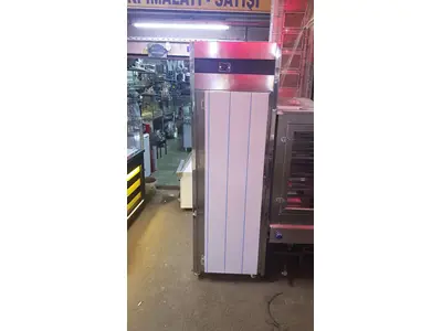 Вертикальный холодильный шкаф с экраном на 20 лотков и одной дверью