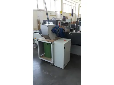 Machine de broyage en PVC
