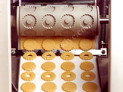 2 - 5 kg/min Roller Biscuit Shaping Machine
