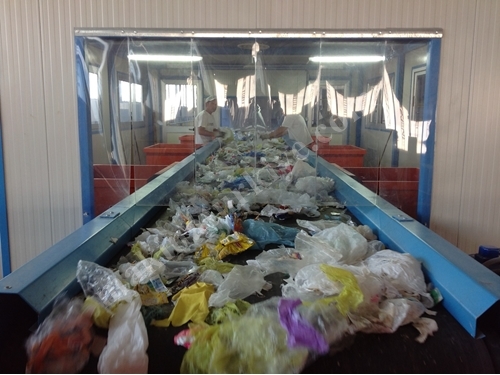 Systèmes de tri des déchets plastiques pour les installations de recyclage des déchets