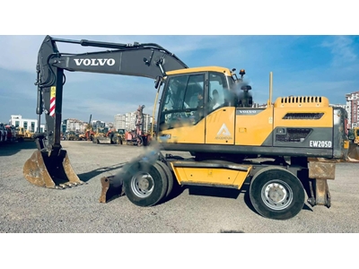 2018 Model Lastikli Ekskavatör Kepçe - 2