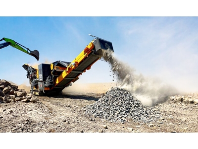 150 - 300 Ton / Hour Mobile Jaw Crusher - 12