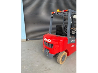 2-2.5 TON LİTYUM AKÜLÜ FORKLİFTLER - 13