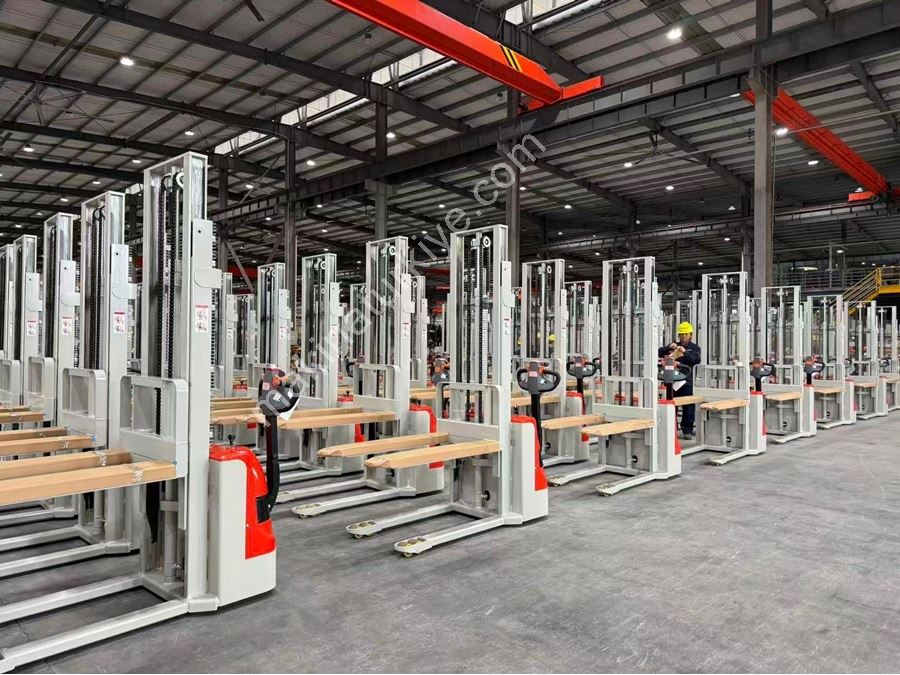 1.5 Тонн (3500 мм) Аккумуляторная Подъемная Машина