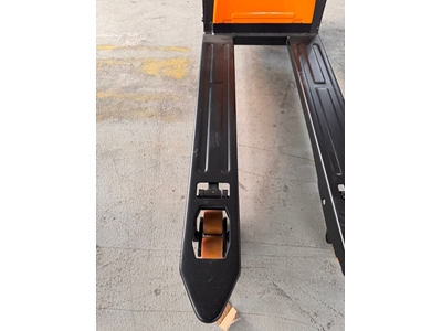 1.5 Ton Lityum Akülü Transpalet - 3