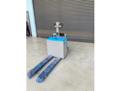 2.5 Ton Electric Pallet Jack - 6
