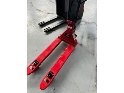 2 Ton Scale Pallet Truck - 2