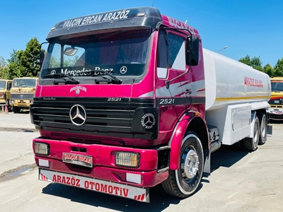 Camion-citerne de carburant de modèle 1994 - 1