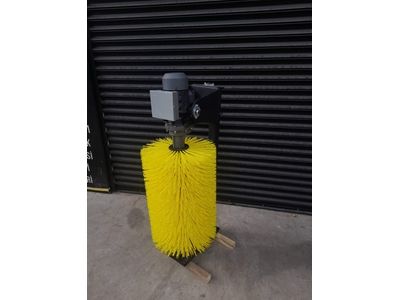 Vertical Automatic Animal Brush - 1