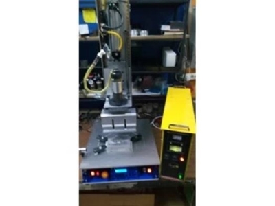 Machine de soudage par pressage ultrasonique 20 kHz (3000 watts) - 1