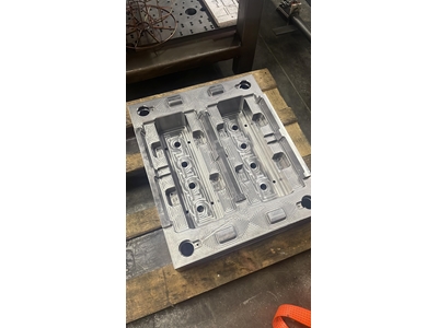 100Ml İdrar Kutusu CNC Kalıbı İşleme Makinası - 5