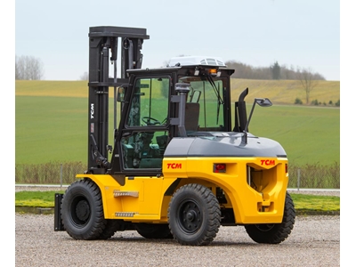 10 Tonnes Chariot élévateur triple à louer - 0