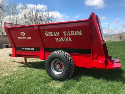 12 Ton Katı Gübre Dağıtım Römorku - 1