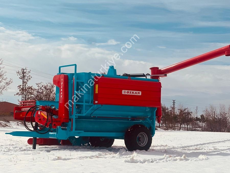 Pulp Spiral Automatic Pumpkin Watermelon Harvesting Machine