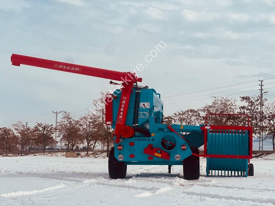 Pulp Spiral Automatic Pumpkin Watermelon Harvesting Machine