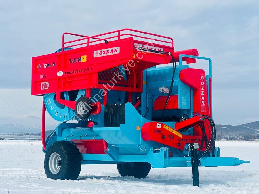 Pulp Spiral Automatic Pumpkin Watermelon Harvesting Machine