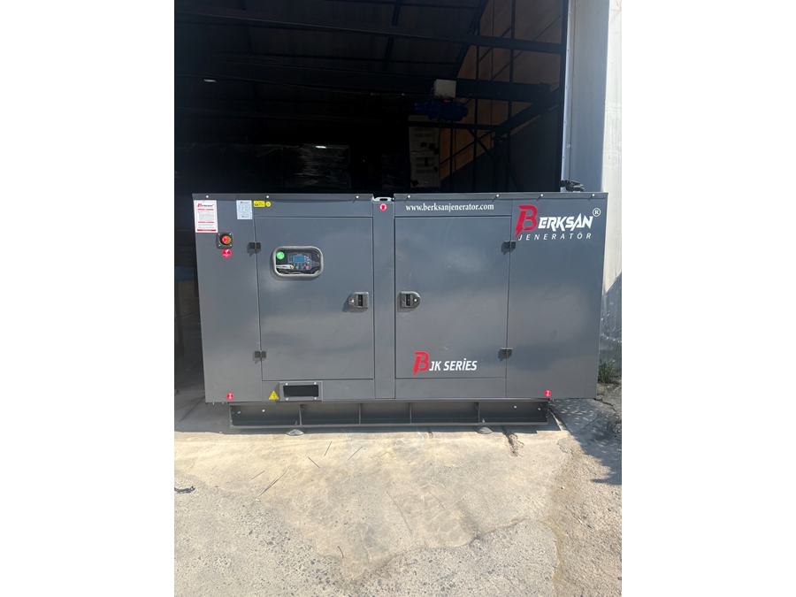 83 kVA Diesel Yandong Sound Insulation Cabin Automatic Generator Set