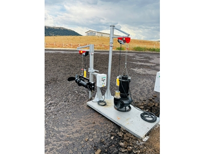 18 kW Cast Iron Body Chrome Propelled Manure Mixer - 4
