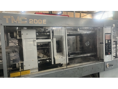 Machine d'injection de 200 tonnes (K200/08) - 1