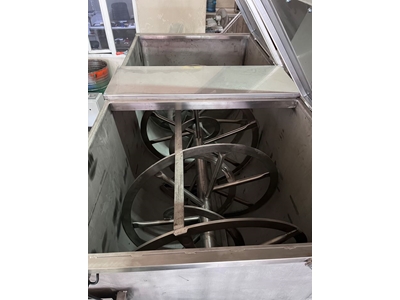 Ribbon Mixer Raw Material Blender - 2