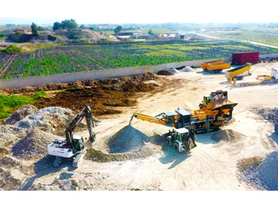 150-300 Ton / Saat Mobil Çeneli Kırıcı Konkasör - 17