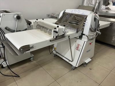 Machine professionnelle italienne pour étaler la pâte à baklava - 2