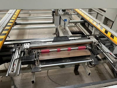 Doppelkopf-Näh- und Quiltmaschine mit Doppelriemen und Rollenzufuhrsystem - 1