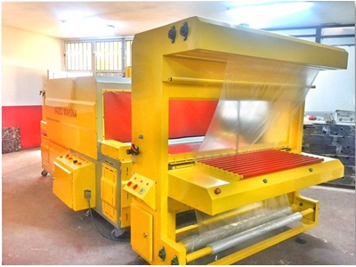 3-4 Packs/Minute Semi-Automatic Shrink Packaging Machine - 1