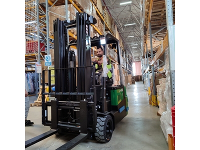 2 Ton (4800Mm) Dar Koridor 3 Tekerlekli Lityum Akülü Forklift - 5