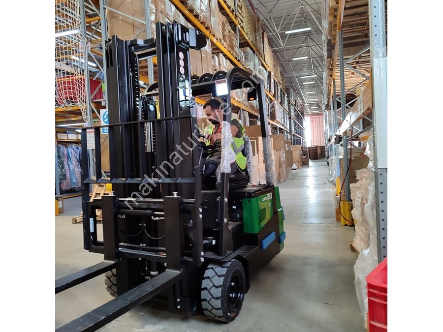 2 Ton (4800Mm) Dar Koridor 3 Tekerlekli Lityum Akülü Forklift