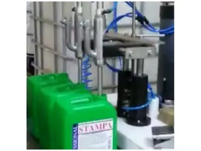 Machine de remplissage de liquide manuelle à 2 buses pour 800 pièces/heure (100-1000 ml)