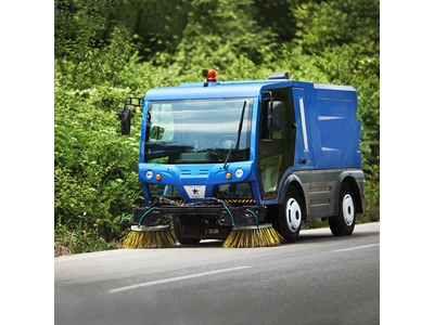 Hybrid Street Road Sweeper - 14