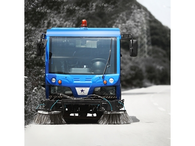 Hybrid Street Road Sweeper - 15