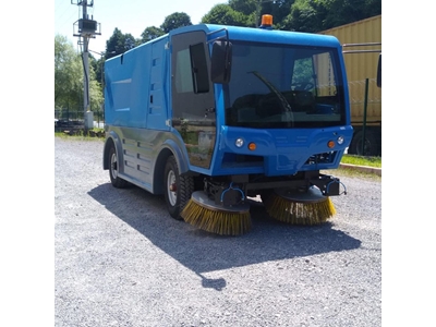 Hybrid Street Road Sweeper - 16