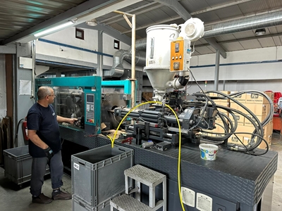 130 Ton Injection Molding Machine - 0