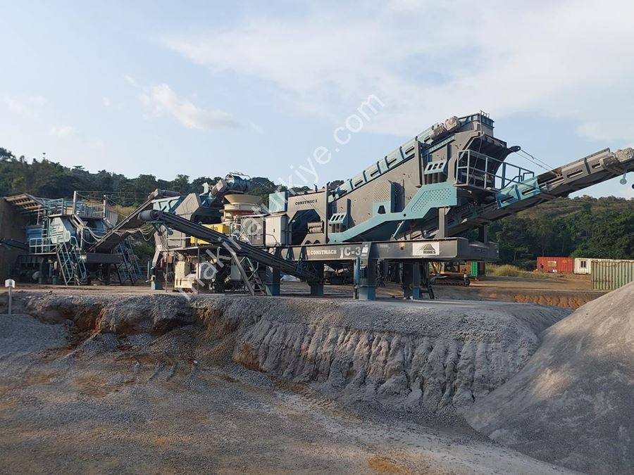 250-300 Ton / Saat Kapasiteli Mobil Çeneli Mobil Konkasör Tesisi