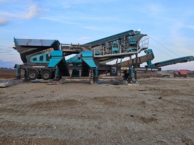 Installation mobile de criblage et de lavage de sable avec une capacité de 60 à 200 tonnes/heure - 4