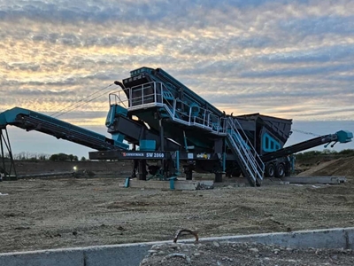 Installation mobile de criblage et de lavage de sable avec une capacité de 60 à 200 tonnes/heure - 1