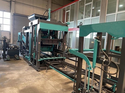 Vollautomatische Betonpflaster- und Blockmaschine - 4