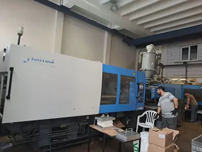 Haitian 380 Ton Vertical Injection Molding Machine (1)