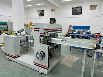 1500 Sheets/Min Dispenser Napkin Folding Machine