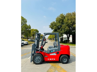 4.5 Metre Triplex 3 Ton Dizel Forklift - 1
