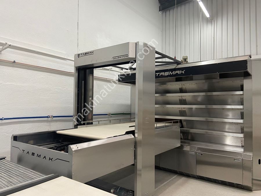 Four tubulaire en pierre avec robot pour 1170 pièces/heure