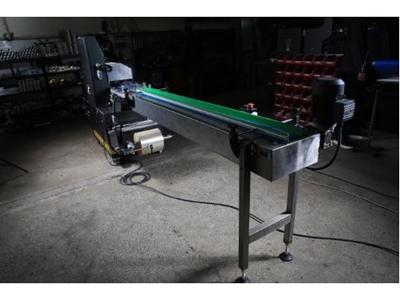 Reverse Conveyor Packaging Machine - 2