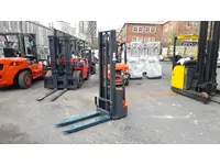 Gerbeur alimenté par batterie de 1,5 tonne (3 300 mm)