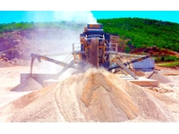 Wobbler Feeder Mobile Crushing and Screening Plant