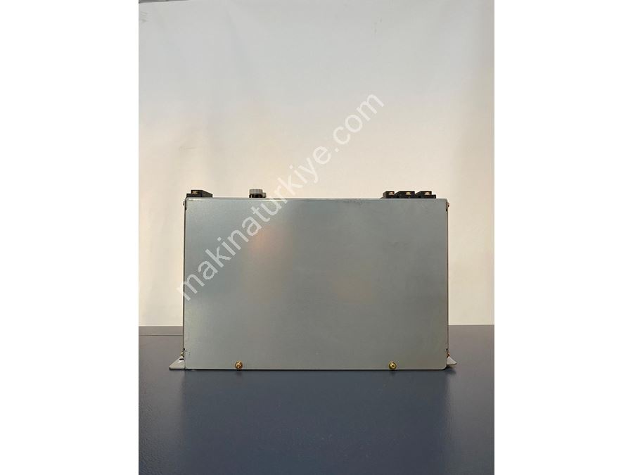 Yaskawa JZNC-YSU01-1E Unité de sécurité des systèmes d'automatisation et de robotique Unité de contrôle de sécurité